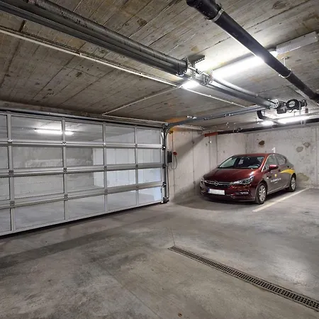 Oliwka Z Prywatnym Miejscem Postojowym * كولوبرزيغ